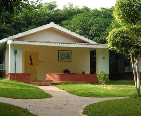 Pragati Resorts Kundakal Exteriér fotografie