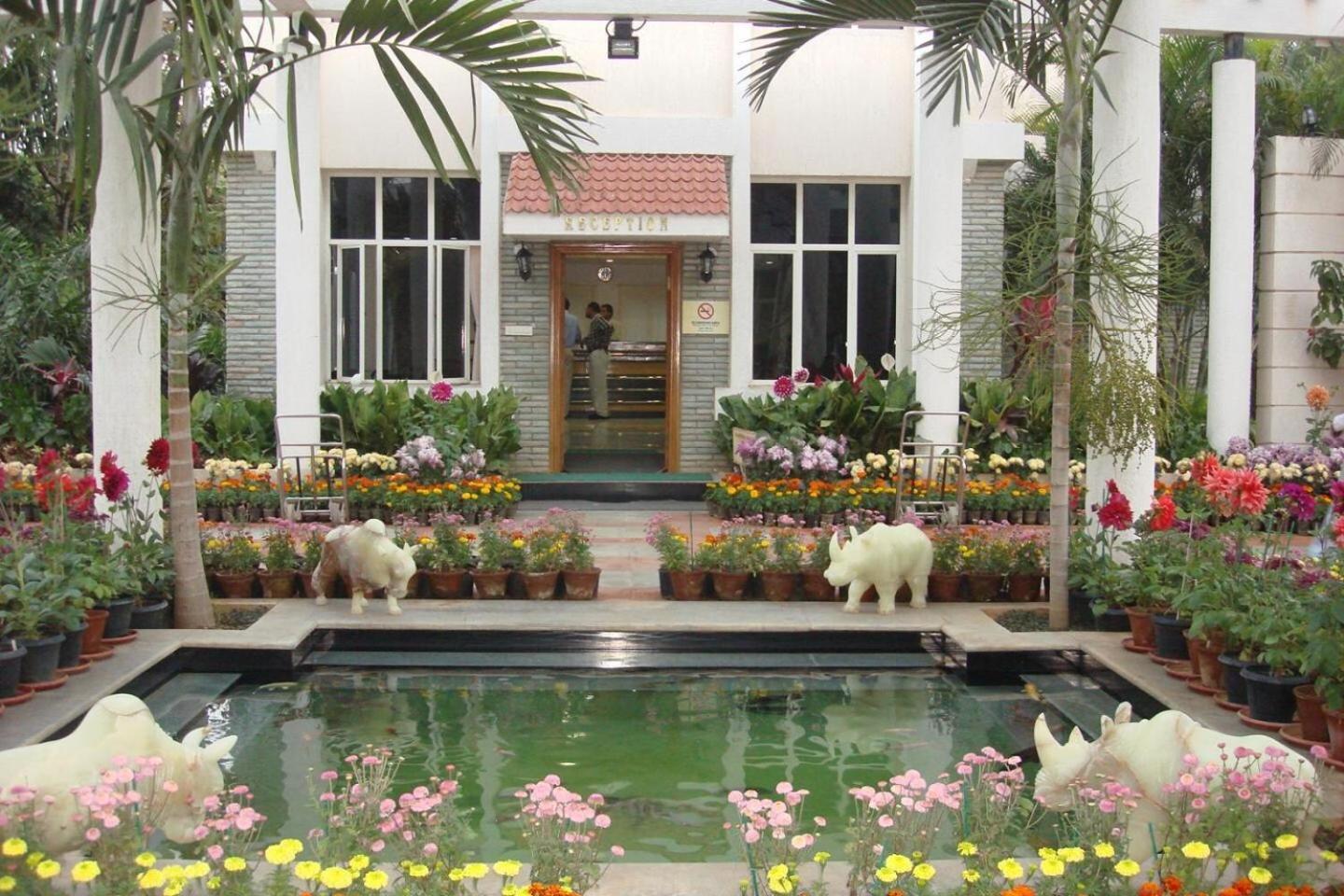 Pragati Resorts Kundakal Exteriér fotografie